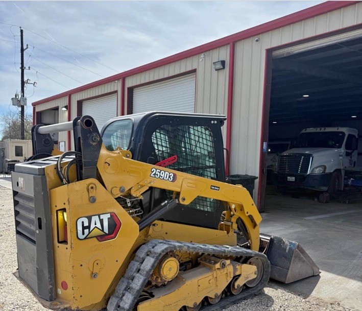 CAT 289D3 compact track loader, side view
